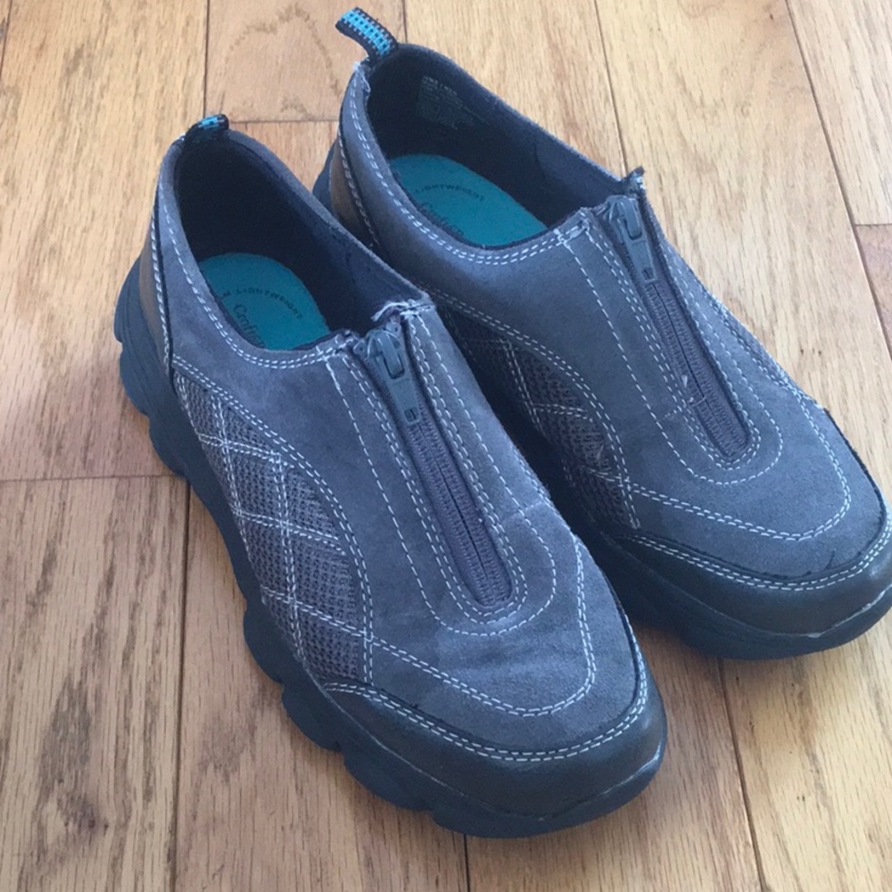 Athletic shoes